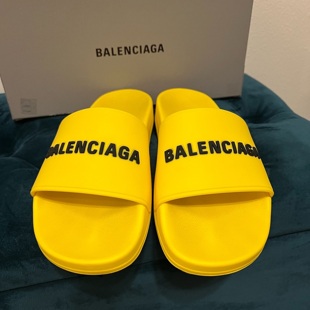 BALENCIAGA Logo Pool Slide Sandals 8.5